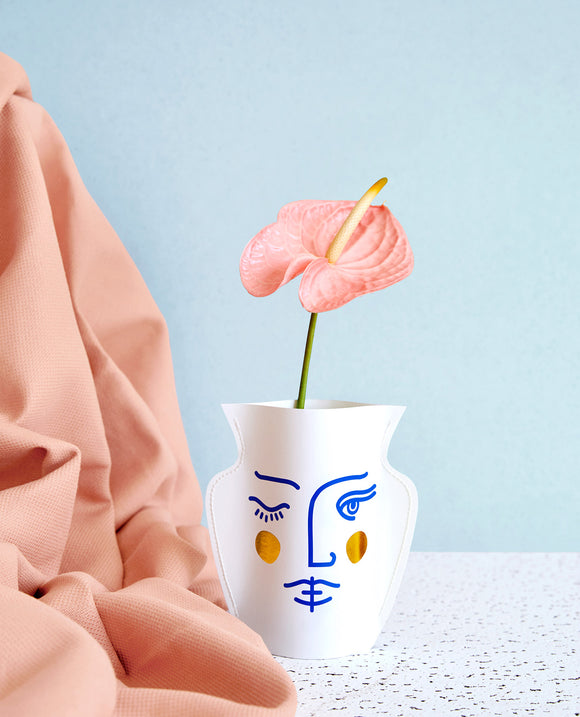 Paper vase / small / with gift card / 16.8 x 16.8 cm